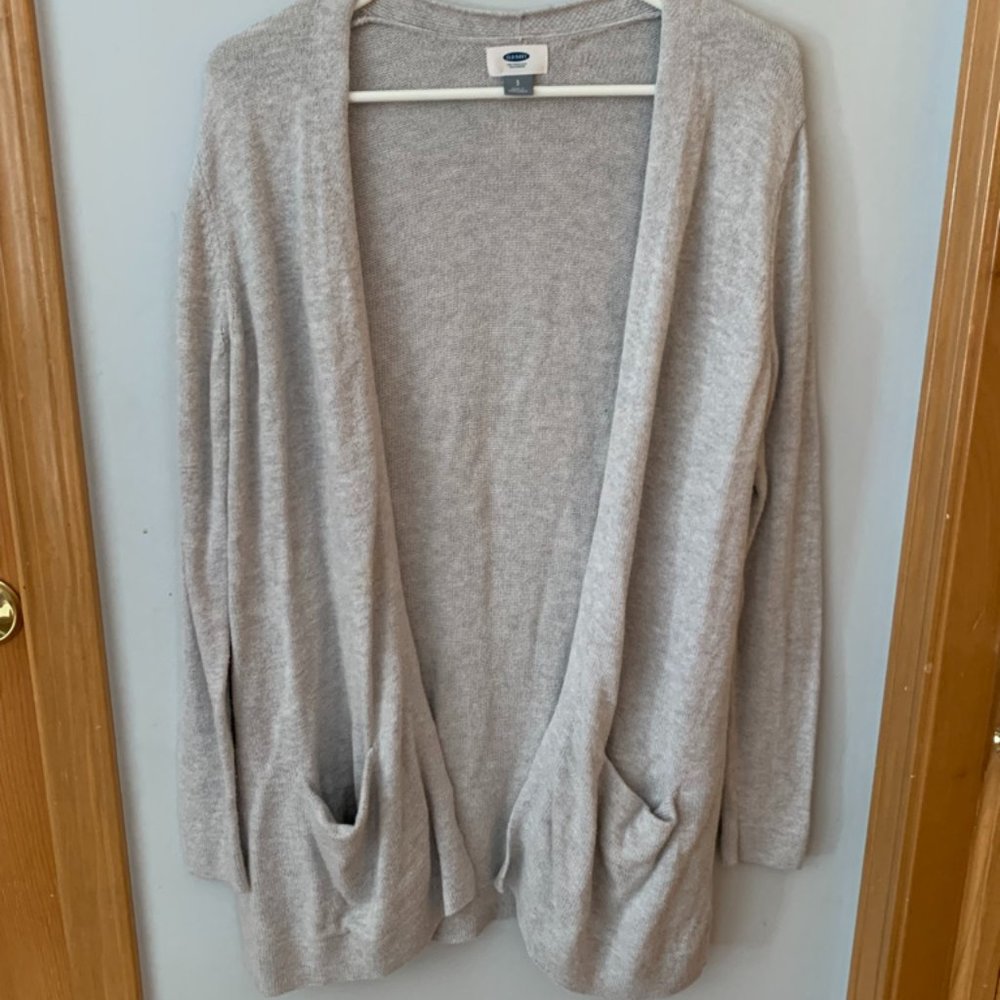 Knitted gray cardigan